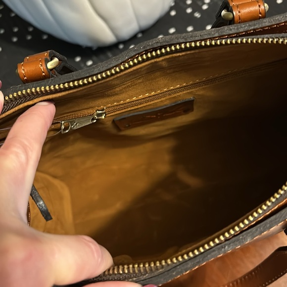 Patricia Nash Ava Tote Rose Tooled Tan NWT Beautiful - Picture 6 of 11